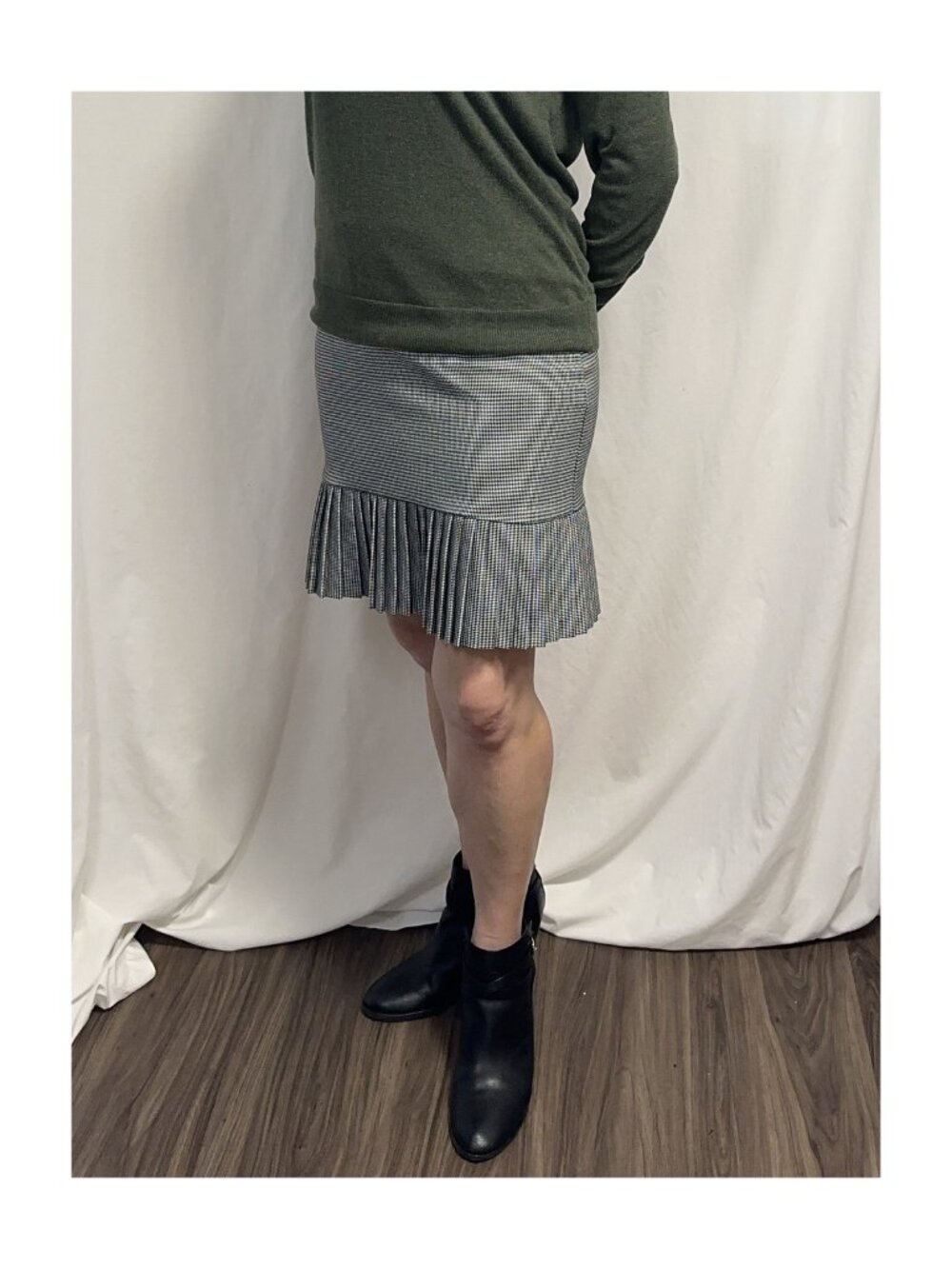 Briggs New York Houndstooth Pleated Flounce Hem Skirt